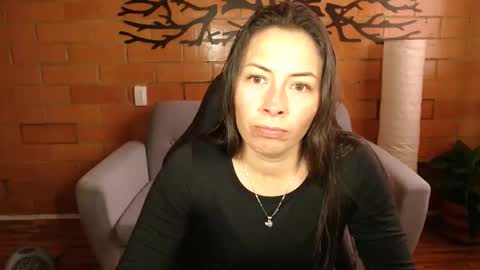 Snapshot of melanny_69 chatting on 05/17/26, 12:23 Melanny online show from 05/17/26, 12:23
