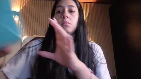 melanny_petite online show from 03/18/26, 12:52