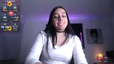 Snapshot of melanny_petite chatting on 04/24/26, 01:57 melanny_petite online show from 04/24/26, 01:57