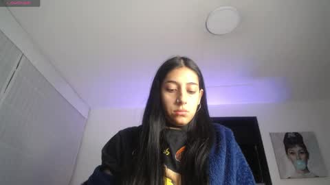 Snapshot of melanny_petite chatting on 05/06/26, 11:37 melanny_petite online show from 05/06/26, 11:37