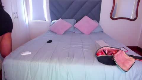 Snapshot of melany_arizaaa chatting on 06/25/26, 10:14 melany_arizaaa online show from 06/25/26, 10:14