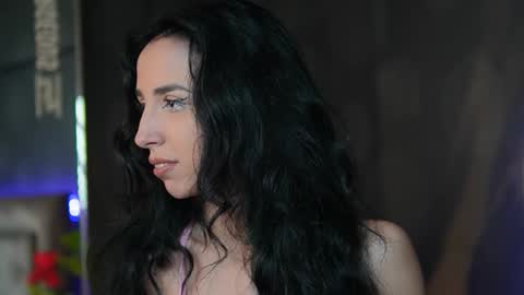  Melany  online show from 10/17/25, 07:49