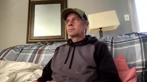 Snapshot of melays1972 chatting on 11/17/25, 06:46 Tan lines online show from 11/17/25, 06:46