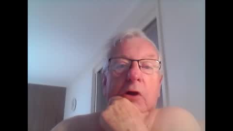 melbourne000 online show from 01/18/25, 03:20