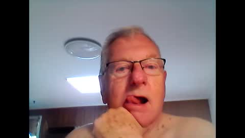 melbourne000 online show from 11/06/25, 02:12
