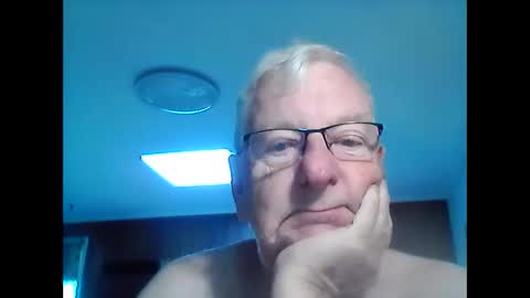 melbourne000 online show from 04/10/26, 03:56