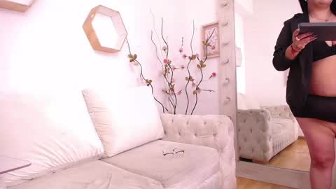 meli_cruz online show from 05/26/26, 08:16