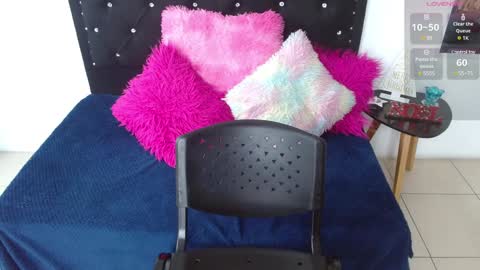 Snapshot of meli_taylorx chatting on 12/21/24, 06:12 Azul online show from 12/21/24, 06:12