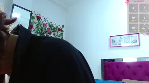 Snapshot of meli_taylorx chatting on 02/04/25, 12:29 Azul online show from 02/04/25, 12:29