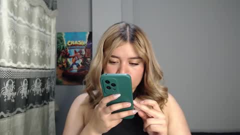 meliinna_xxx online show from 11/28/25, 02:25