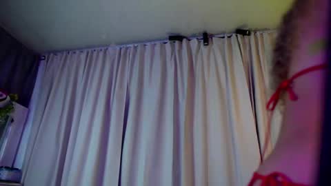 Snapshot of melina_smith1 chatting on 05/03/26, 09:43 MelinaSmith online show from 05/03/26, 09:43