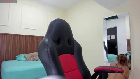 M E L I N A  online show from 10/04/25, 07:12