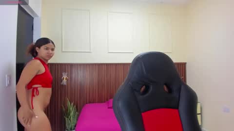 M E L I N A  online show from 10/08/25, 07:44