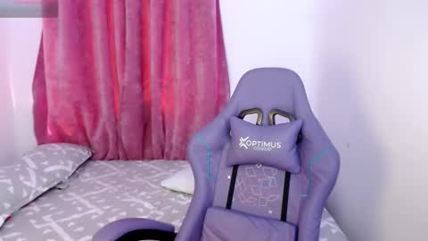 melinna706702 online show from 09/17/25, 07:15