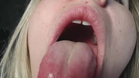 Melissa  Ray online show from 12/13/24, 09:20