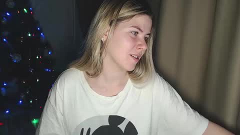 Melissa  Ray online show from 12/17/24, 06:31