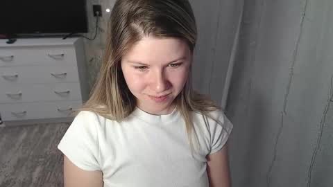 Melissa  Ray online show from 02/07/25, 05:29