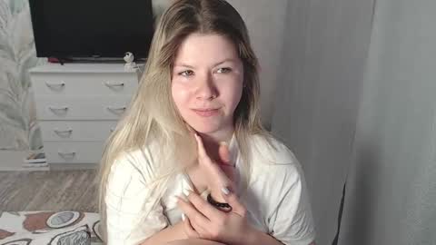 Melissa  Ray online show from 02/14/25, 03:00