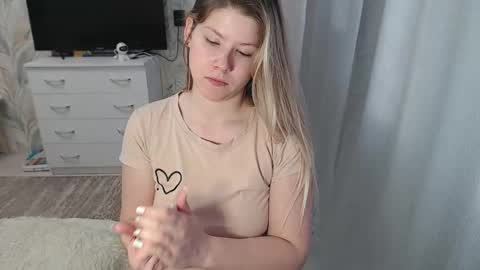 Melissa  Ray online show from 02/17/25, 10:07