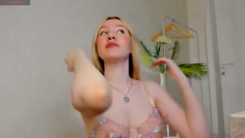 melissa_moooree online show from 03/04/26, 01:22