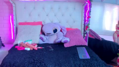 Meli online show from 02/15/25, 06:44