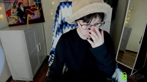 Melissa online show from 10/19/25, 03:12