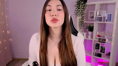 Snapshot of melissagray_ chatting on 10/16/25, 04:35 melissagray_ online show from 10/16/25, 04:35