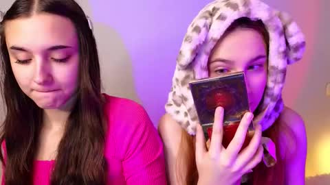 Mel online show from 11/26/25, 12:17