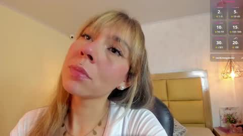 Snapshot of melissarouge chatting on 05/08/26, 01:49 online show from 05/08/26, 01:49
