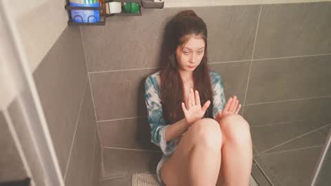 NEXT STREAM  in 7  3gmt---  online show from 11/23/25, 01:44