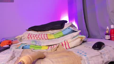 Snapshot of melizzalatincams2020 chatting on 05/26/26, 02:24 Melizza online show from 05/26/26, 02:24