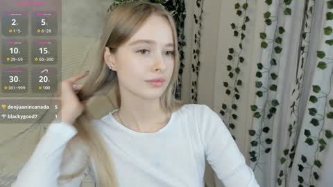 Snapshot of mell_milles chatting on 12/28/24, 08:15 mell milles online show from 12/28/24, 08:15