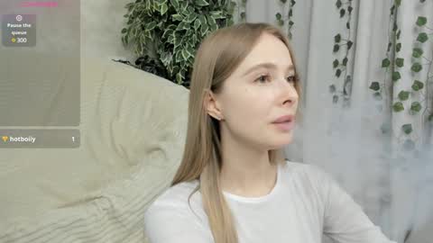 Snapshot of mell_milles chatting on 02/01/25, 11:06 mell milles online show from 02/01/25, 11:06