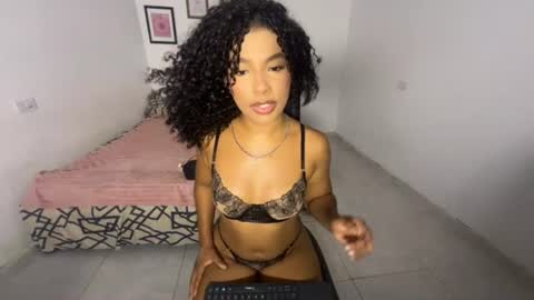 Snapshot of mell_rossi chatting on 06/20/26, 06:54 mell_rossi online show from 06/20/26, 06:54