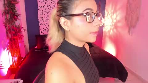 Snapshot of mell_voss chatting on 08/06/26, 12:40 online show from 08/06/26, 12:40