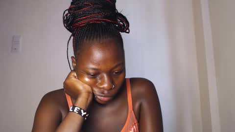 Snapshot of mellanin_pretty_ chatting on 12/22/24, 05:12 . online show from 12/22/24, 05:12