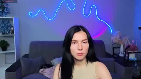 mellhyees online show from 12/03/25, 06:17