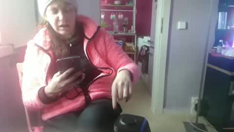 Snapshot of melli23 chatting on 01/12/26, 12:32 Melli online show from 01/12/26, 12:32