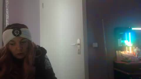 Snapshot of melli23 chatting on 02/05/26, 01:05 Melli online show from 02/05/26, 01:05
