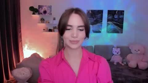 Tessa online show from 09/18/25, 10:23