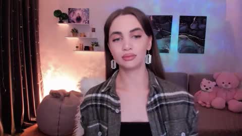 Tessa online show from 10/20/25, 01:39