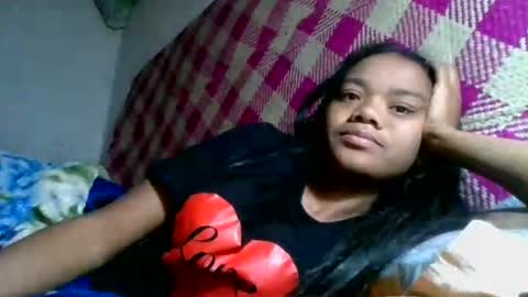 Snapshot of mellinah430167 chatting on 07/24/26, 06:50 mellinah430167 online show from 07/24/26, 06:50