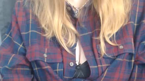 Snapshot of mellisaaustin chatting on 11/19/25, 06:13 I want his cum online show from 11/19/25, 06:13