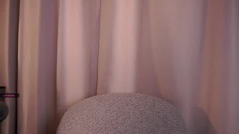Snapshot of mellisamckeel chatting on 04/21/26, 02:51 Lia online show from 04/21/26, 02:51
