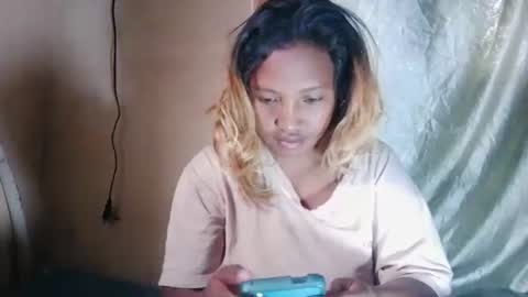 Snapshot of mellissia02 chatting on 05/15/26, 05:47 mellissa online show from 05/15/26, 05:47
