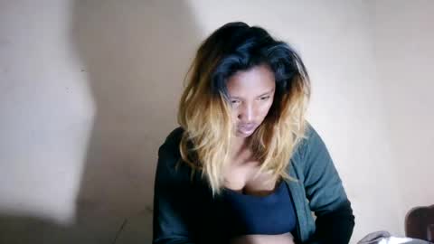 Snapshot of mellissia02 chatting on 07/18/26, 03:33 mellissa online show from 07/18/26, 03:33