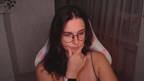 Snapshot of mellonmayre chatting on 09/23/25, 08:45 mellonmayre online show from 09/23/25, 08:45