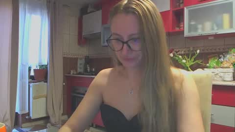 Melly online show from 03/03/25, 07:54