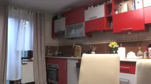 Melly online show from 10/14/25, 06:36