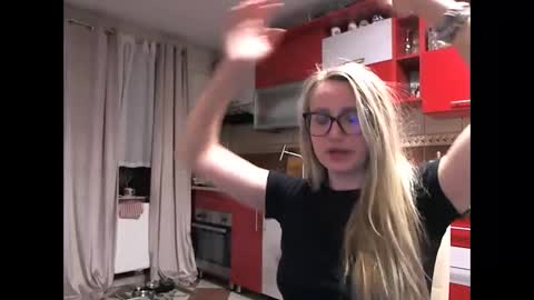 Melly online show from 02/13/26, 10:50